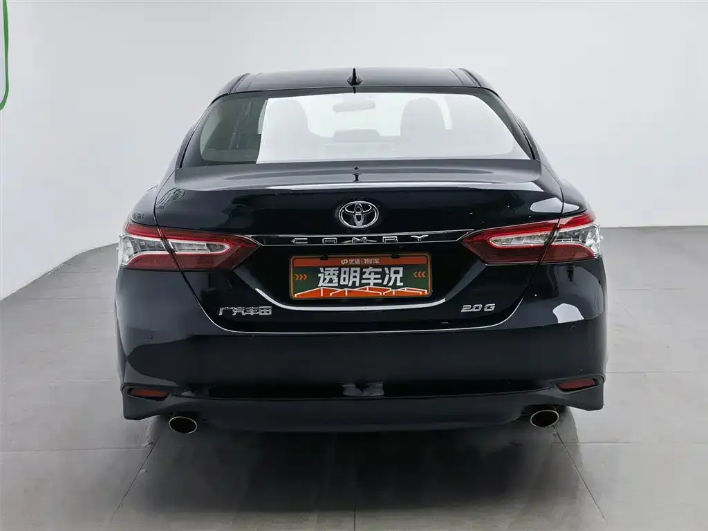 Toyota Camry — фото 4