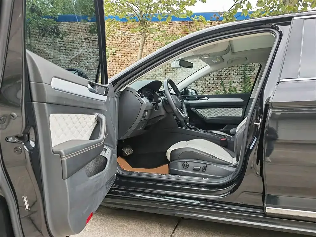 Volkswagen Magotan 2024 из CN, фото 9