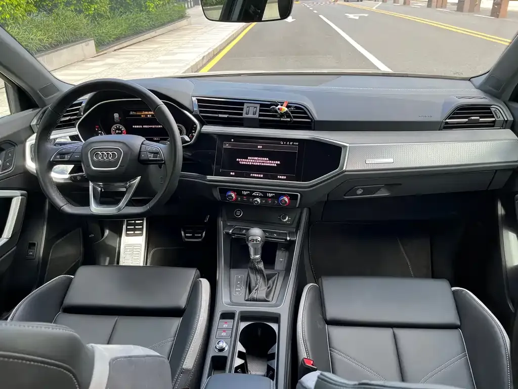 Audi Q3 2024 из CN, фото 6