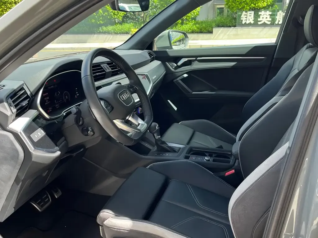 Audi Q3 2024 из CN, фото 9