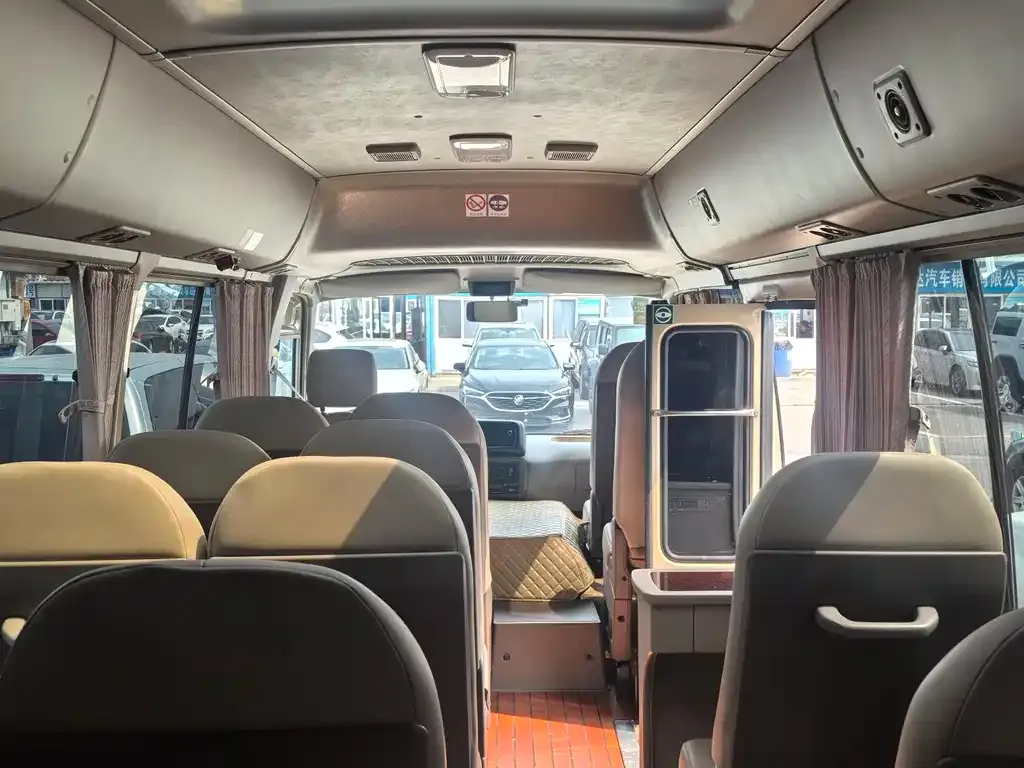 Toyota Coaster 2021 из CN, фото 4
