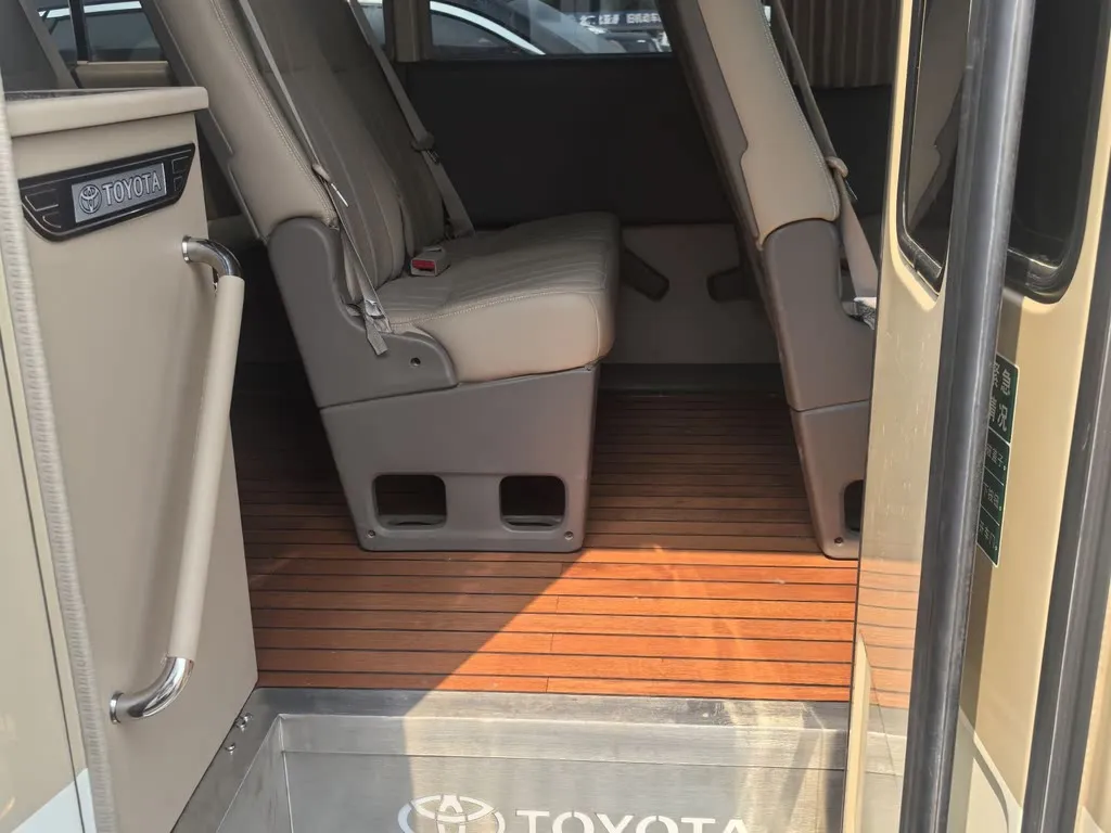 Toyota Coaster 2021 из CN, фото 7