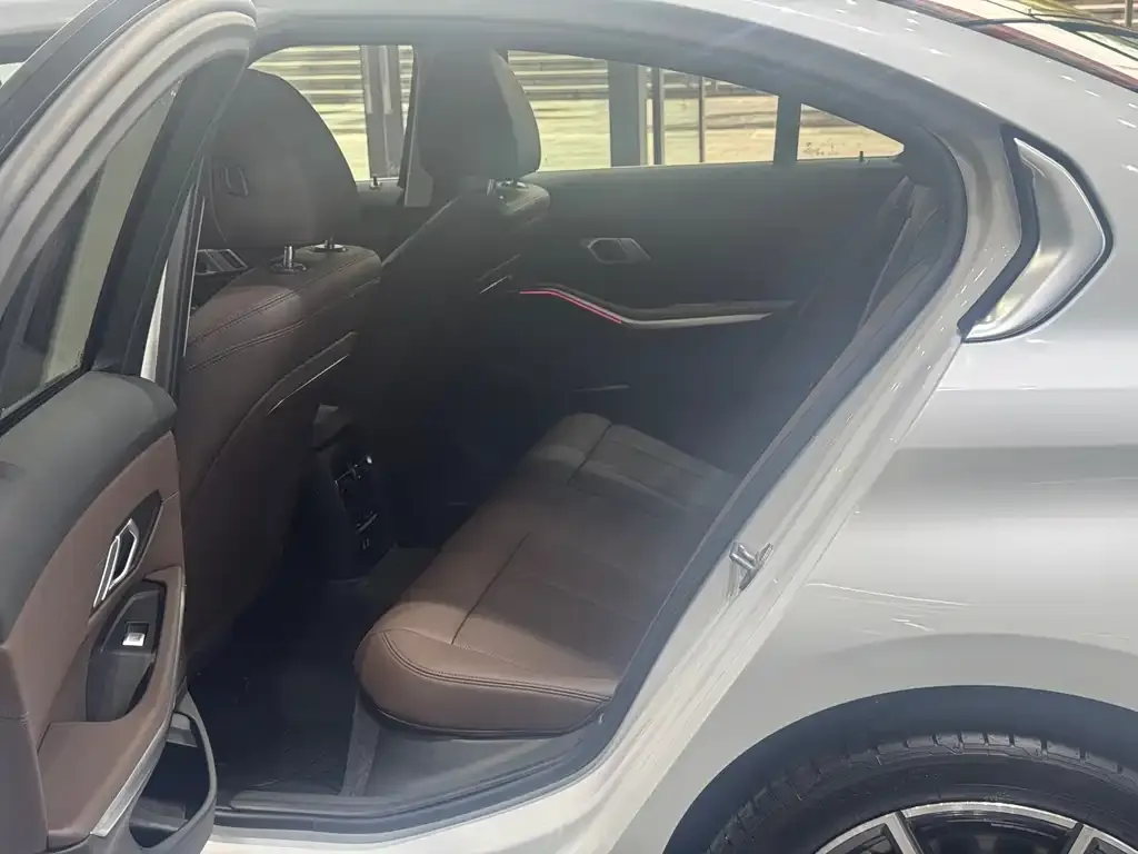 BMW 3 Series 2024 из CN, фото 5