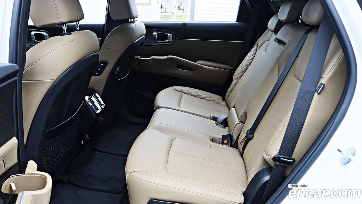 Kia Sorento — фото 7