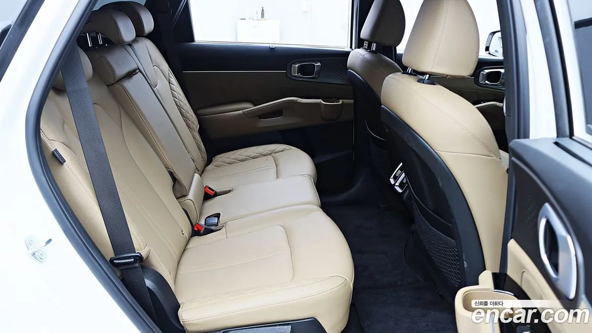 Kia Sorento — фото 8
