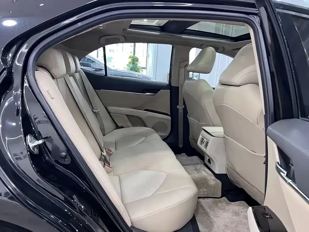 Toyota Camry 2021 из CN, фото 10