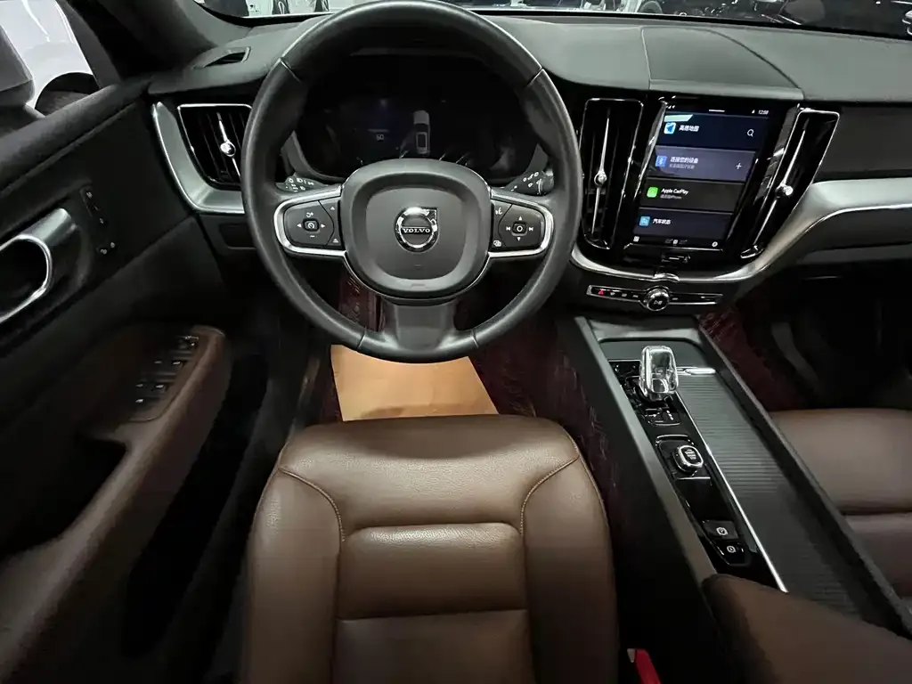 Volvo XC60 2023 из CN, фото 10