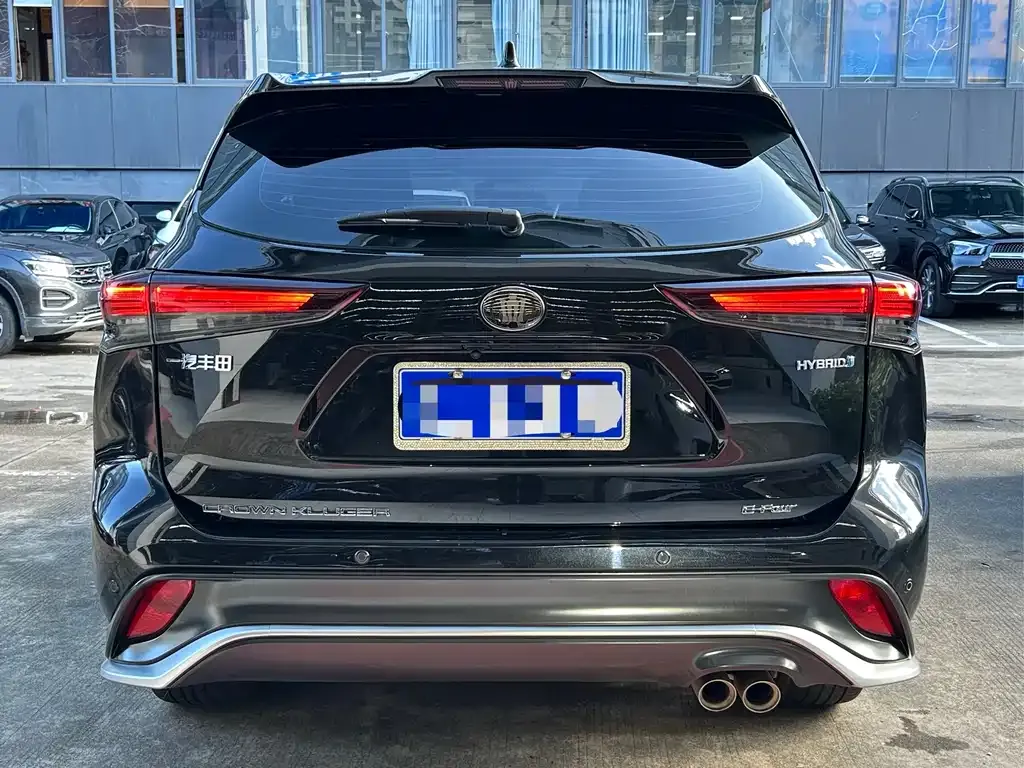Toyota Crown Kluger 2024 из CN, фото 8