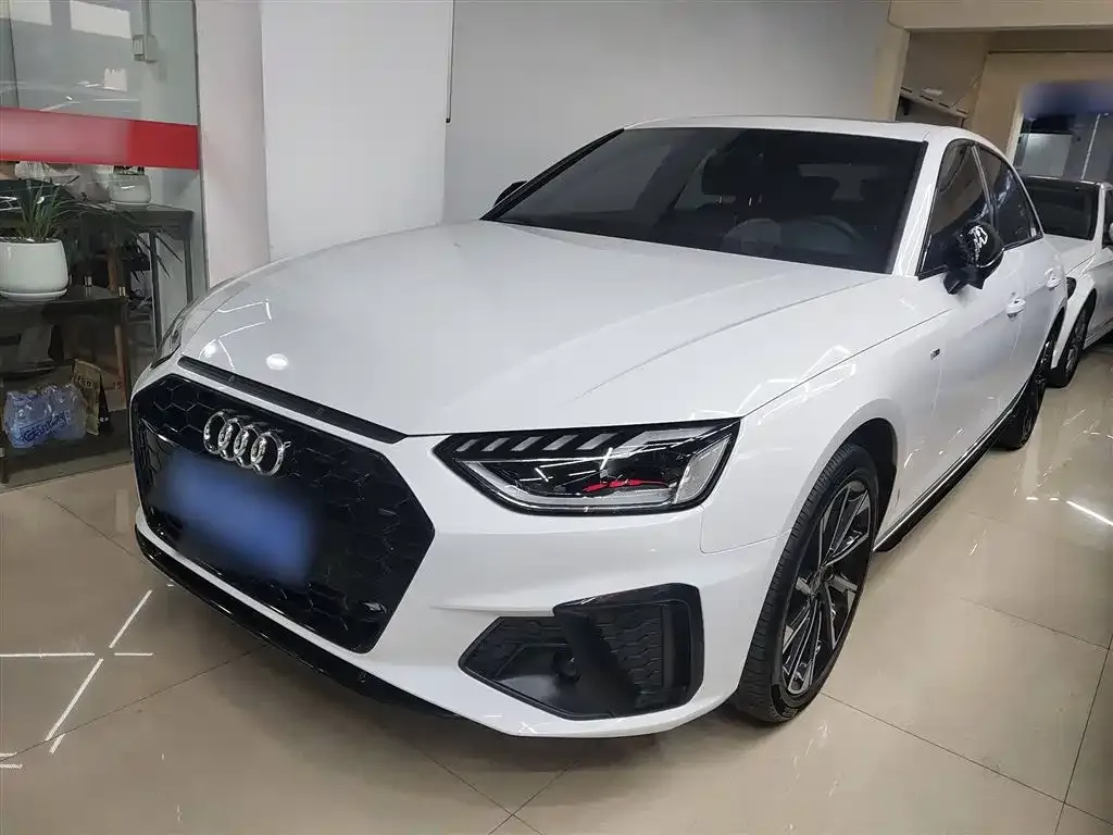 Audi A4L 2023 из CN, фото 2