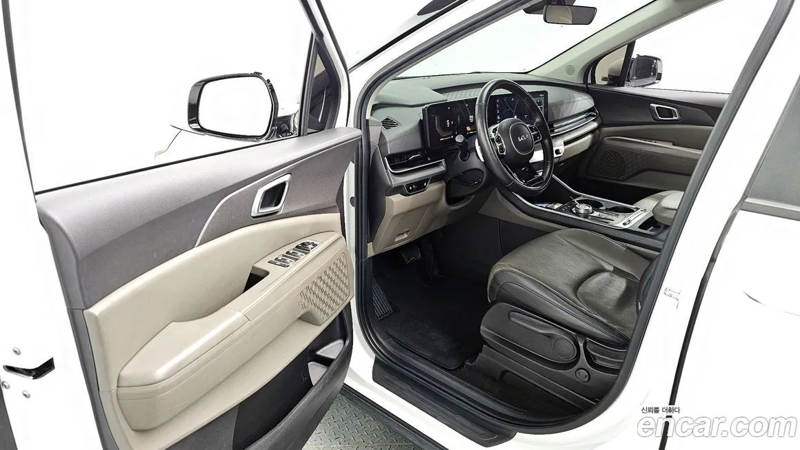 Kia Carnival — фото 10
