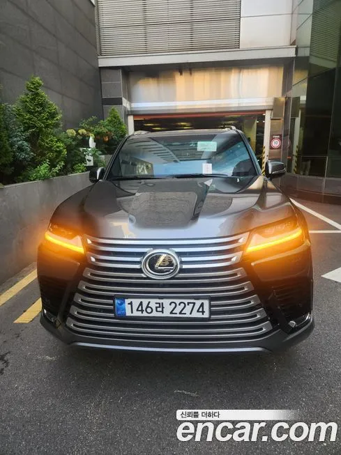 Lexus LX — фото 1