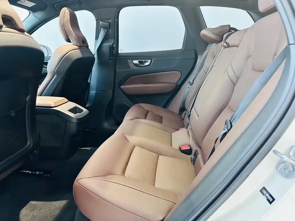 Volvo XC60 2025 из CN, фото 8