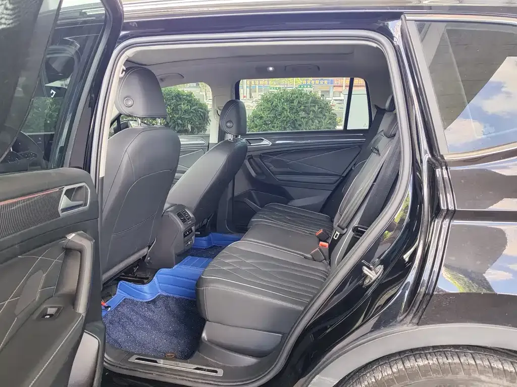 Volkswagen Tiguan L 2023 из CN, фото 10