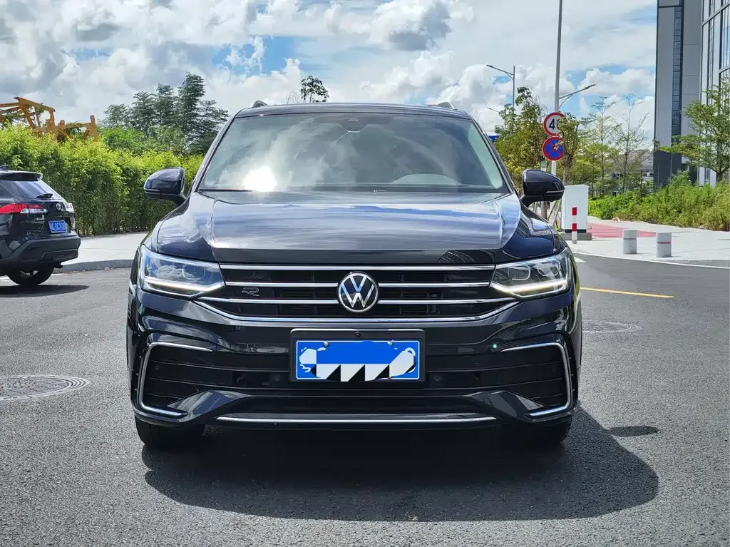 Volkswagen Tiguan L 2023 из CN, фото 2