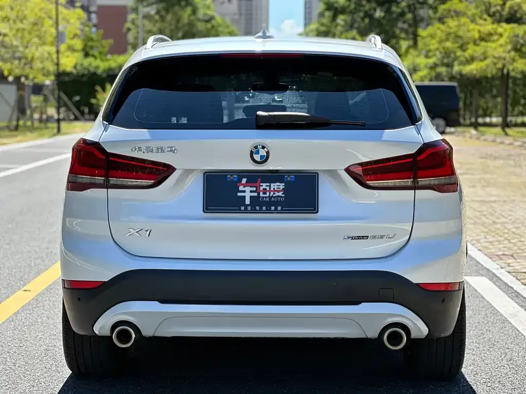 BMW X1 — фото 5