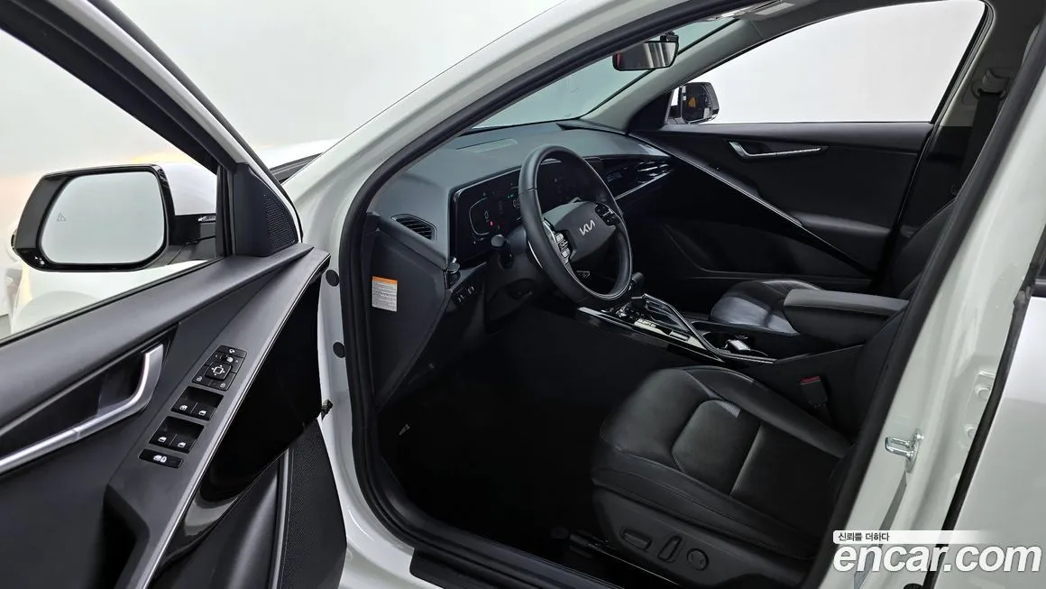 Kia Niro — фото 10