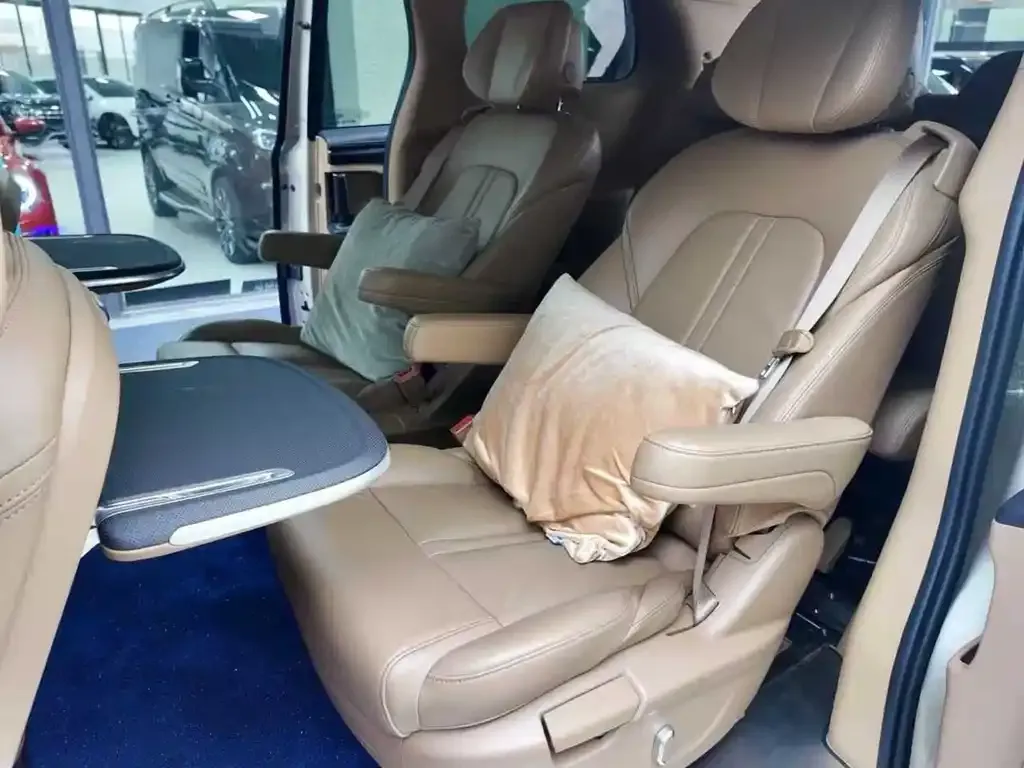 Buick GL8 2021 из CN, фото 6