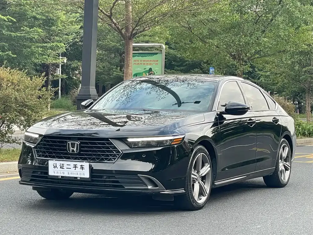 Honda Accord — фото 1