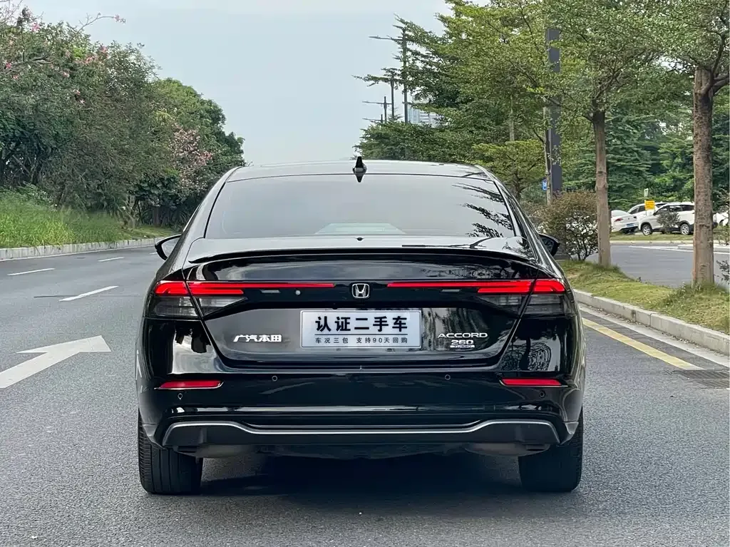 Honda Accord — фото 10