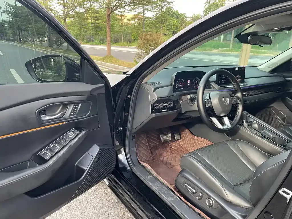 Honda Accord — фото 7