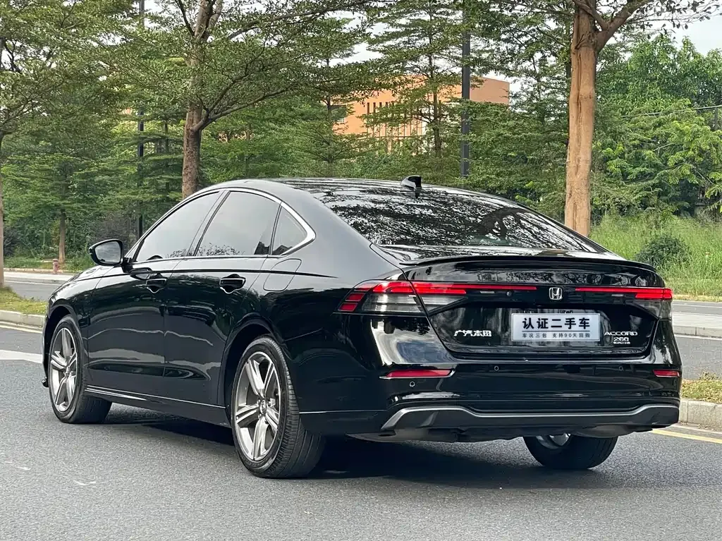 Honda Accord — фото 9