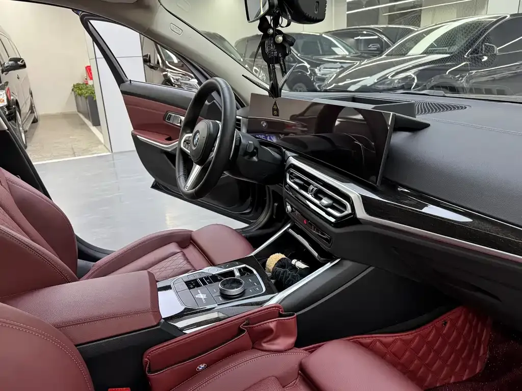 BMW 3 Series 2024 из CN, фото 10