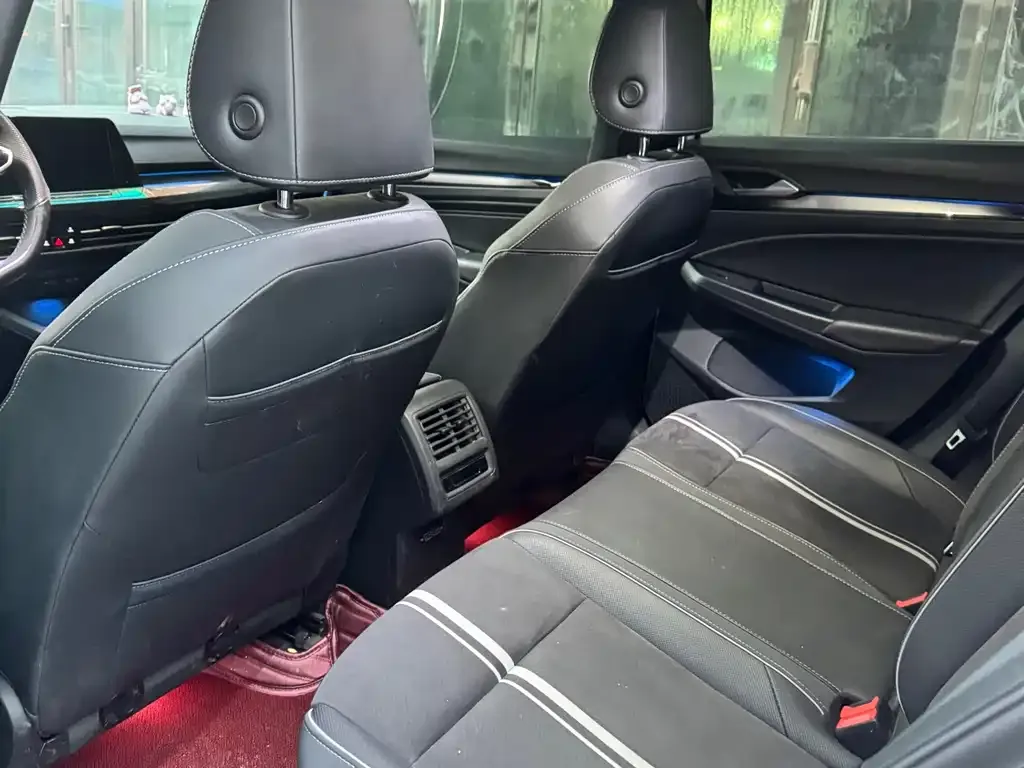 Volkswagen Golf 2022 из CN, фото 7