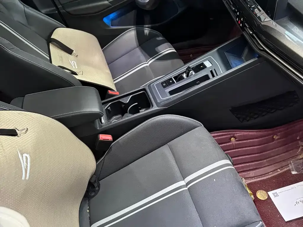 Volkswagen Golf 2022 из CN, фото 8