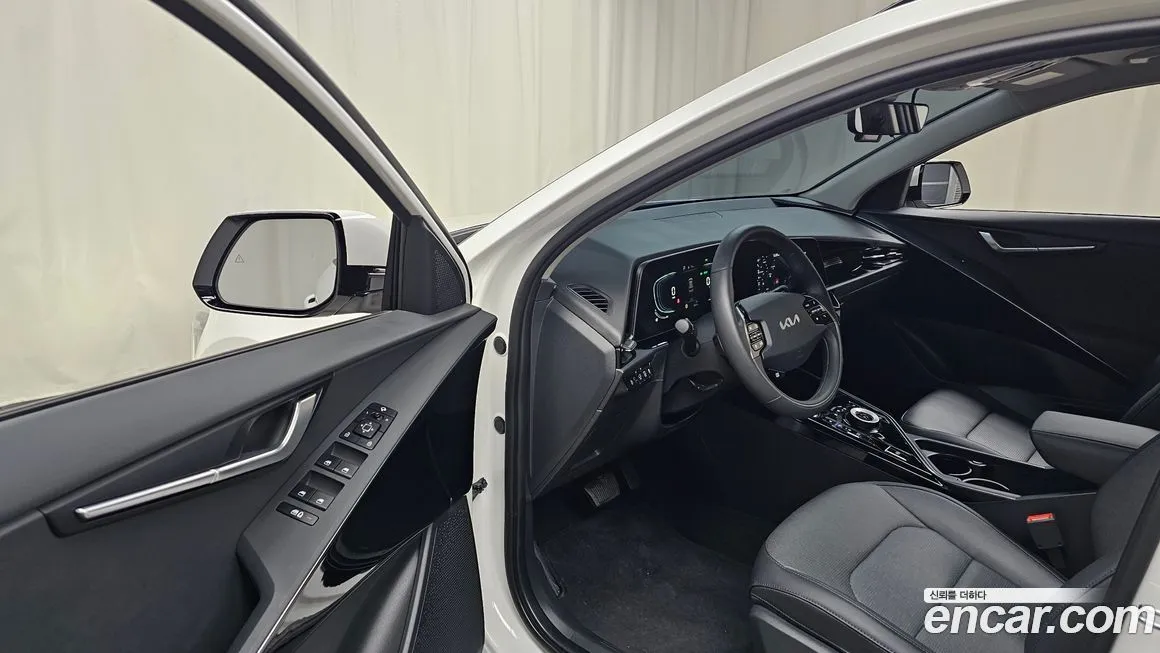 Kia Niro — фото 10