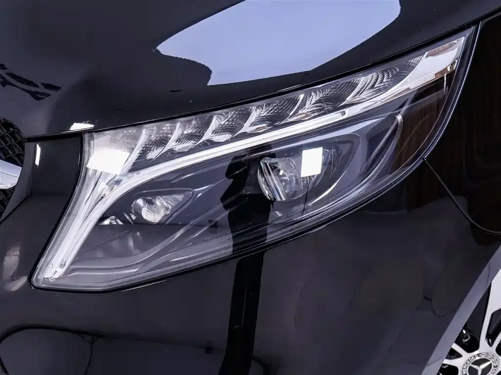 Mercedes-Benz V-Class 2024 из CN, фото 4