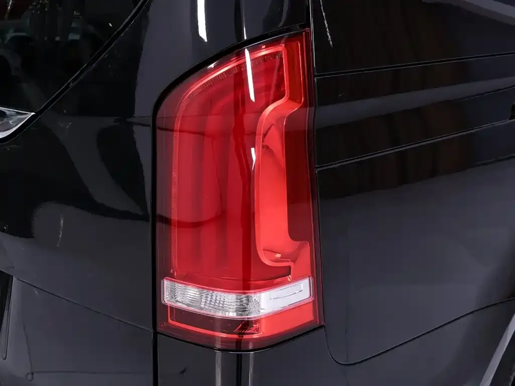 Mercedes-Benz V-Class 2024 из CN, фото 9
