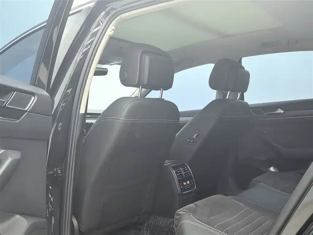 Volkswagen Magotan 2022 из CN, фото 10