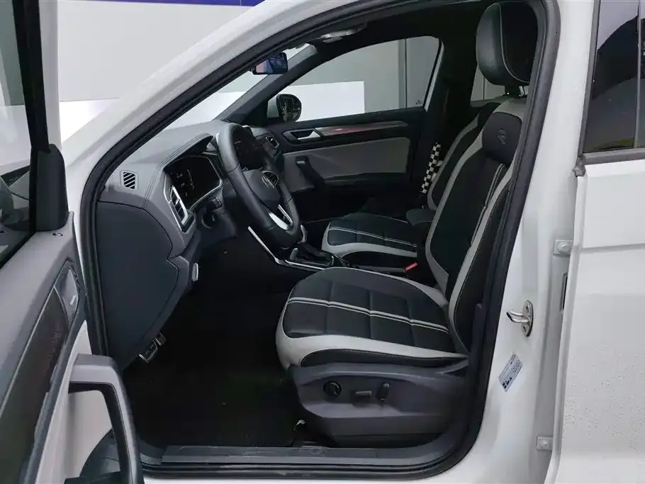 Volkswagen T-Roc 2024 из CN, фото 9