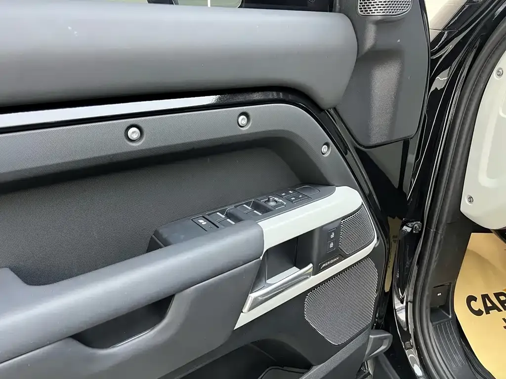 Land Rover Defender 2024 из CN, фото 4
