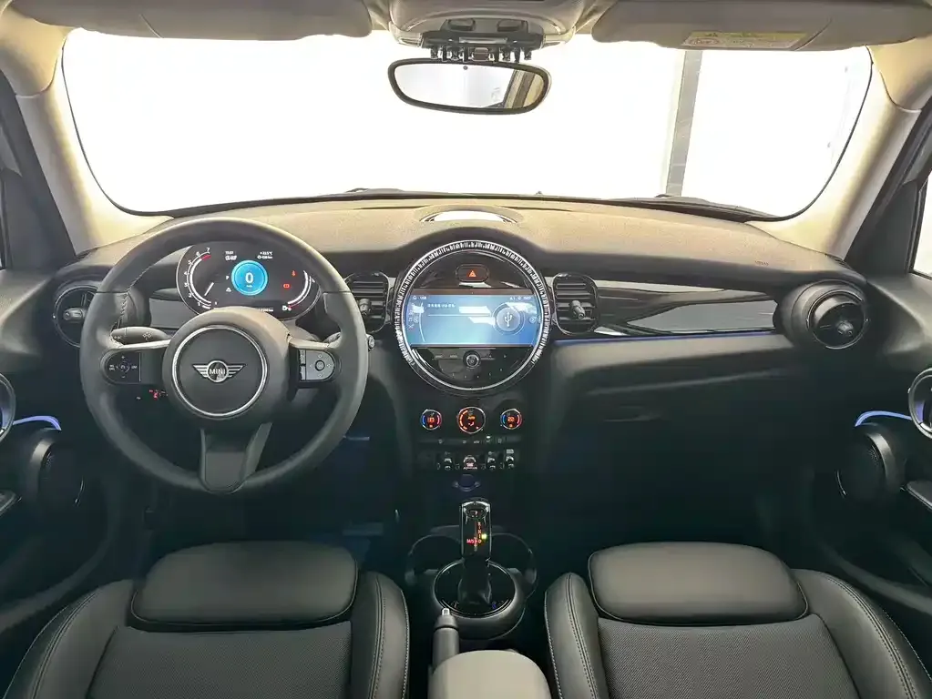 MINI Cooper (3-door) 2023 из CN, фото 10