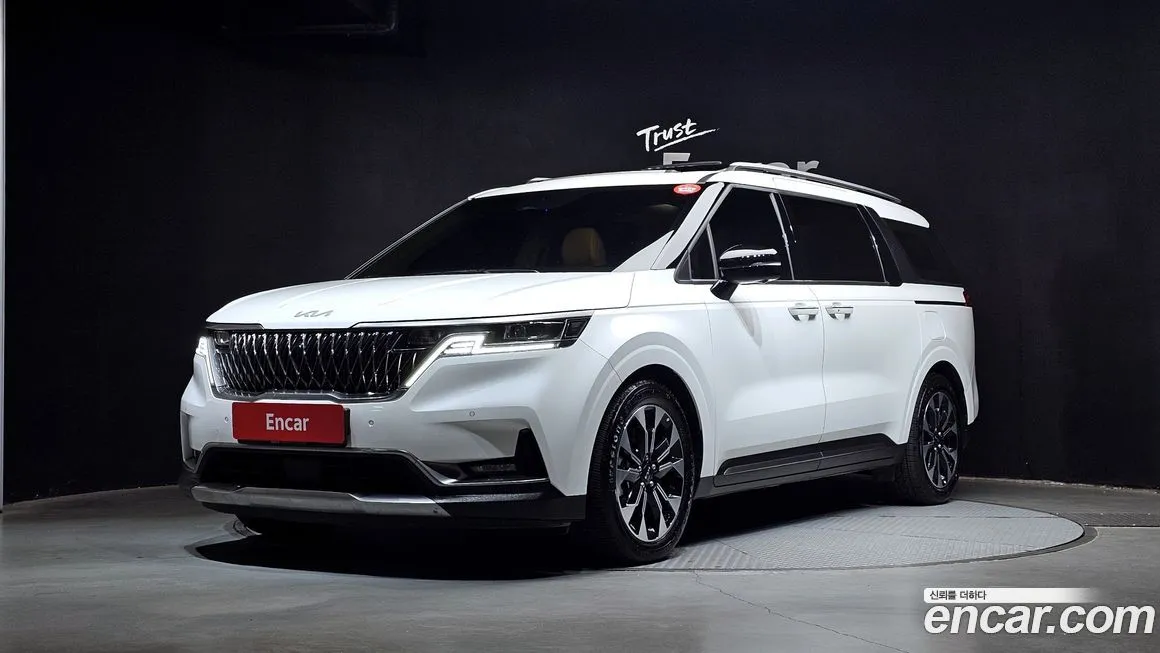 Kia Carnival — фото 1
