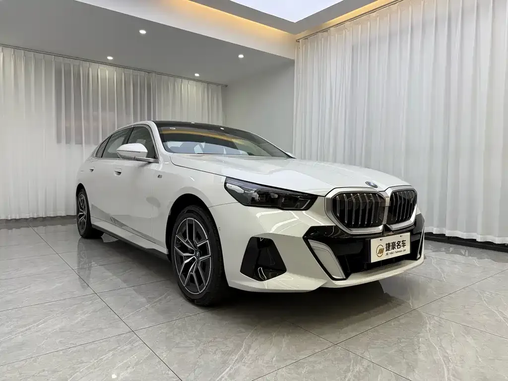 BMW i5 — фото 3