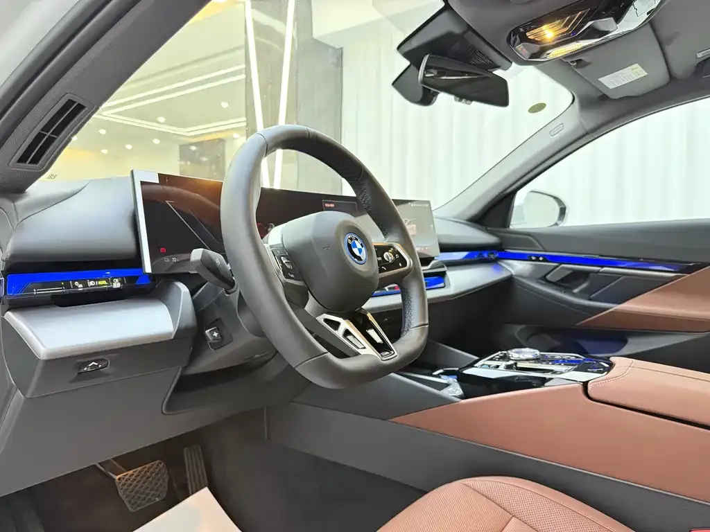 BMW i5 — фото 6