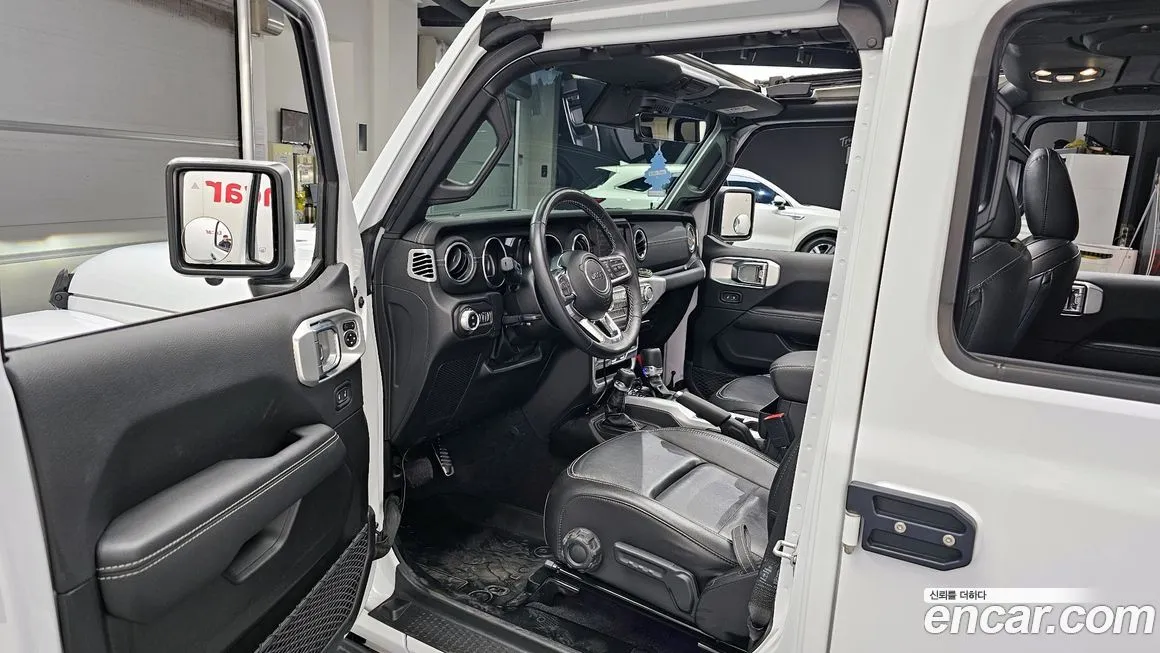 Jeep Wrangler 2023 из KR, фото 10