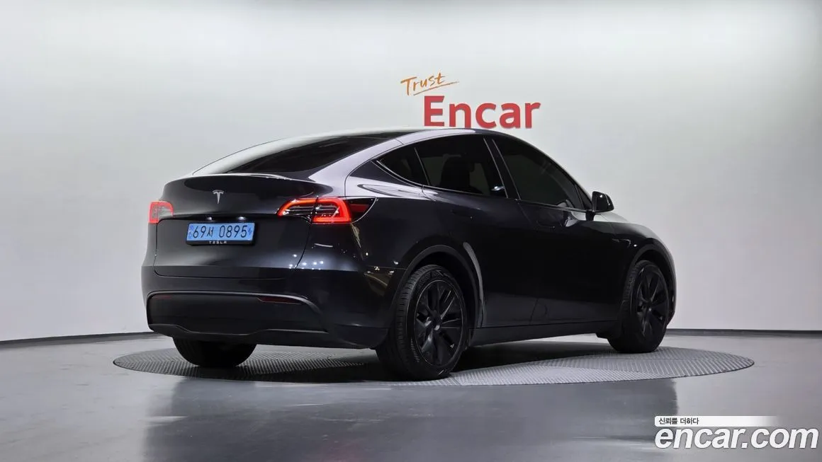 Tesla Model Y 2025 из KR, фото 2