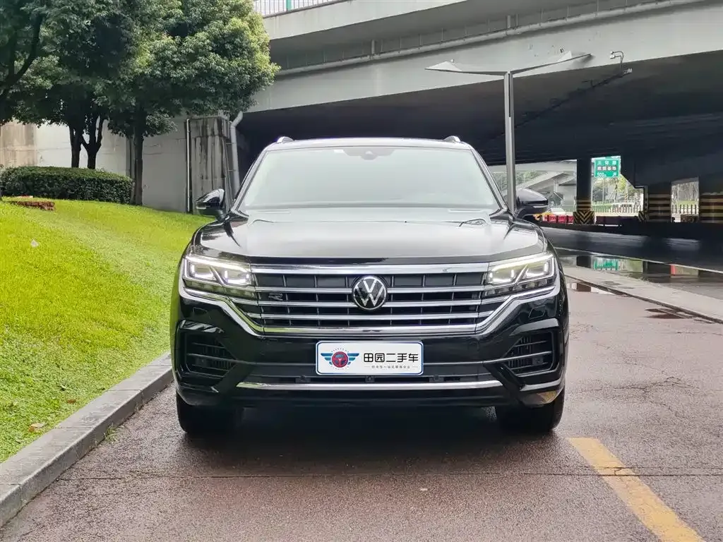 Volkswagen Touareg — фото 2