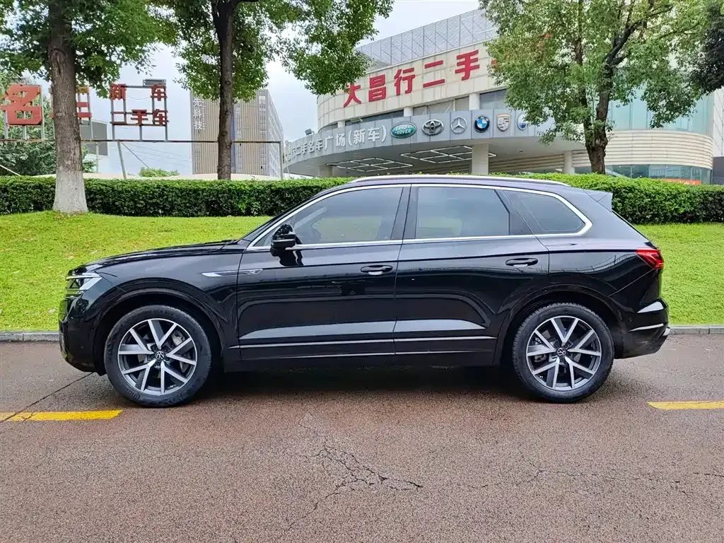 Volkswagen Touareg — фото 3