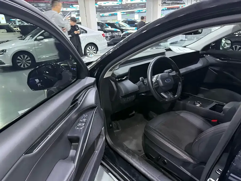Ford Mondeo 2023 из CN, фото 4