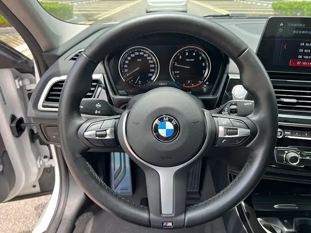 BMW 1 Series 2021 из CN, фото 10