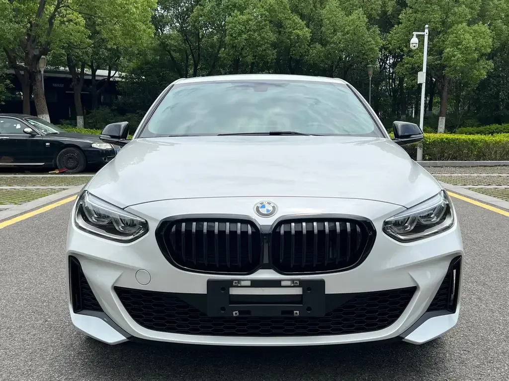 BMW 1 Series 2021 из CN, фото 2