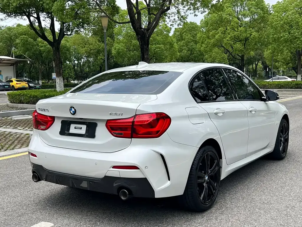 BMW 1 Series 2021 из CN, фото 8