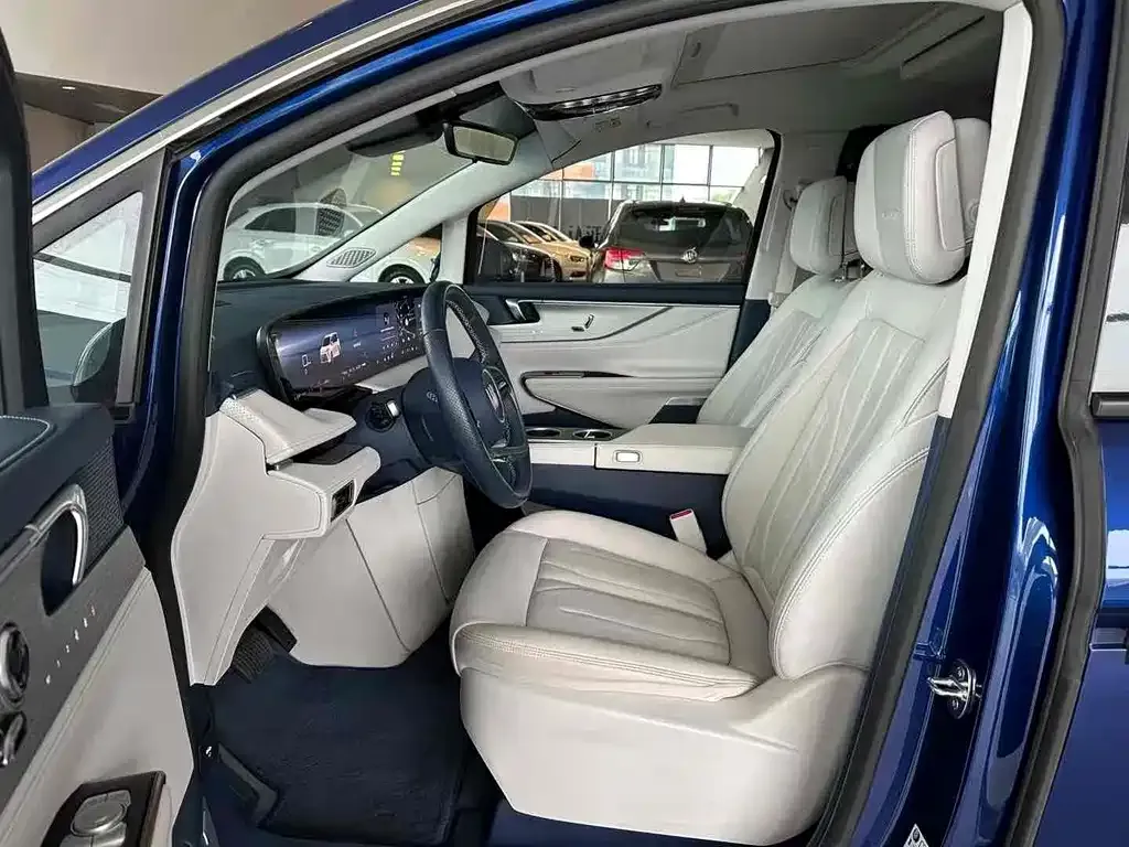 Buick GL8 Hybrid 2024 из CN, фото 5