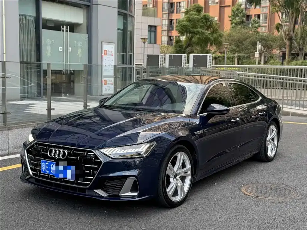 Audi A7L 2023 из CN, фото 2