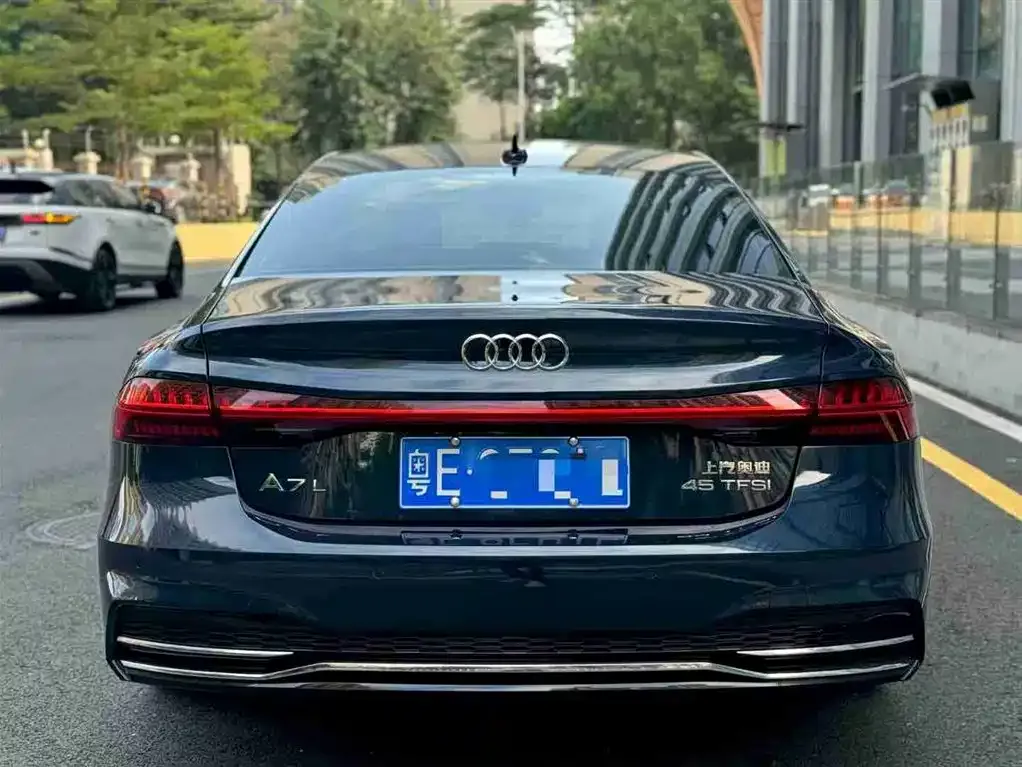 Audi A7L 2023 из CN, фото 5