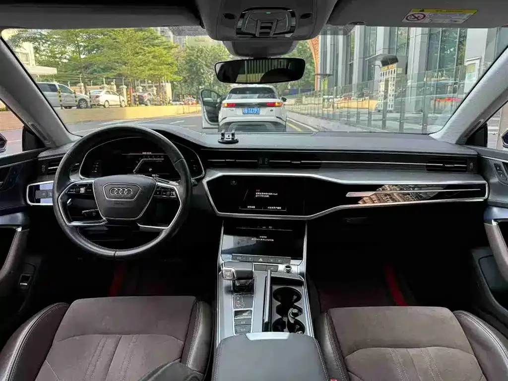Audi A7L 2023 из CN, фото 7